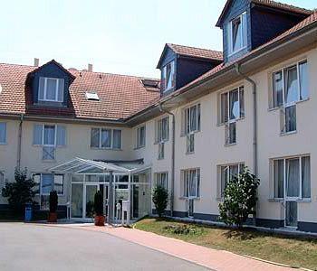 Hotel Ilmtal Mellingen エクステリア 写真