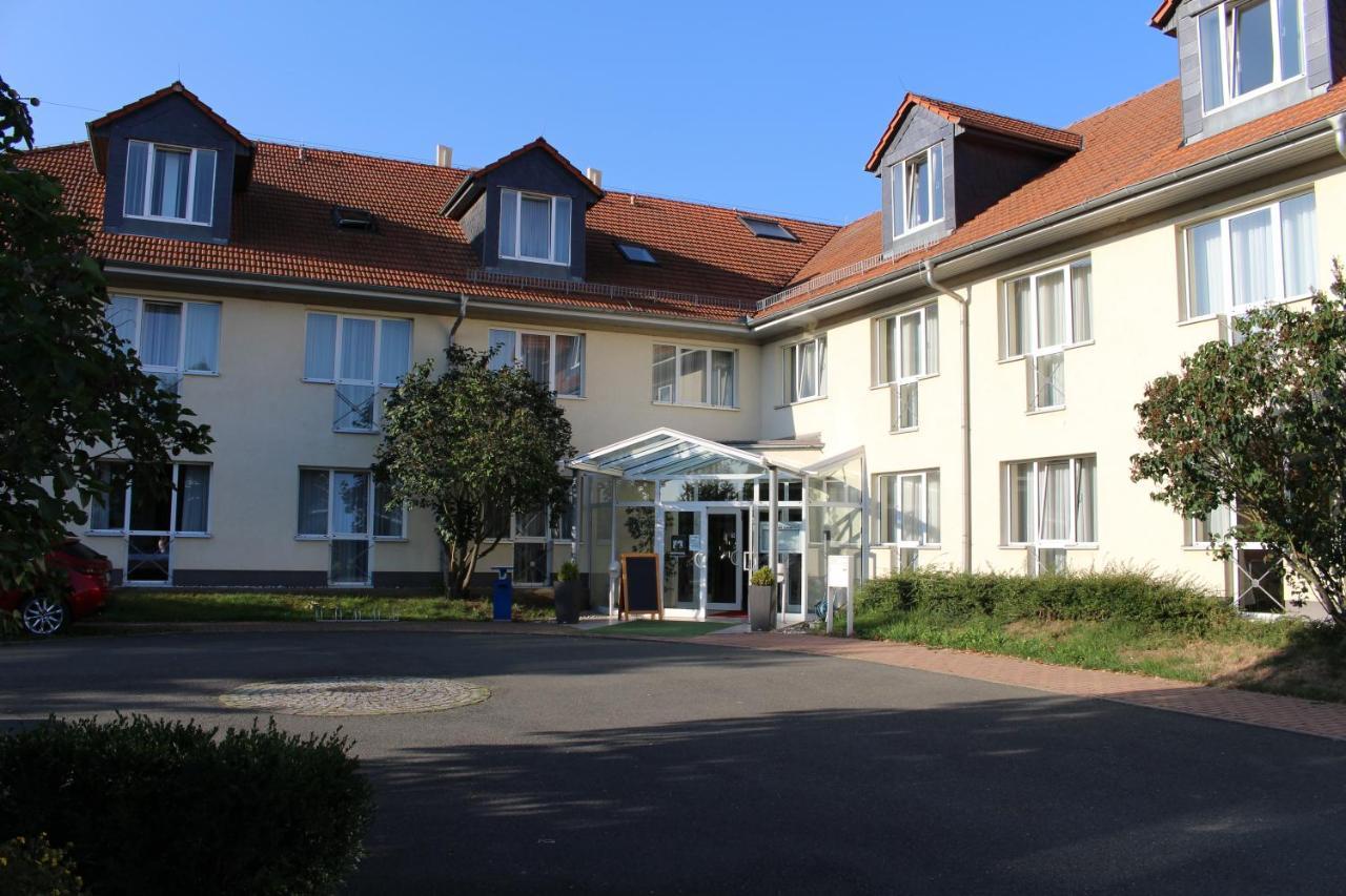 Hotel Ilmtal Mellingen エクステリア 写真